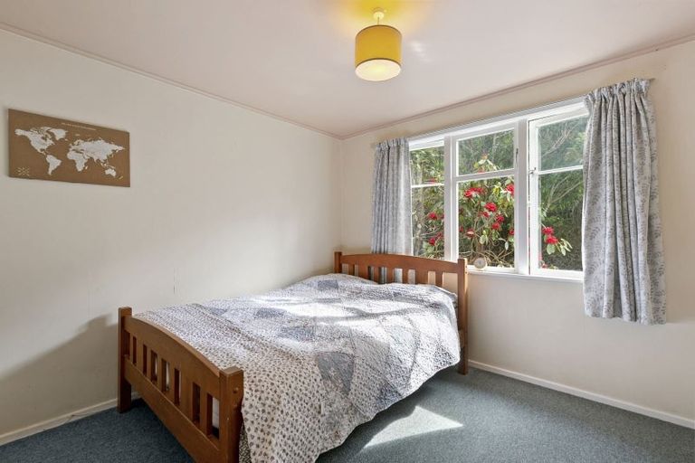 Photo of property in 16a Thurleigh Grove, Karori, Wellington, 6012