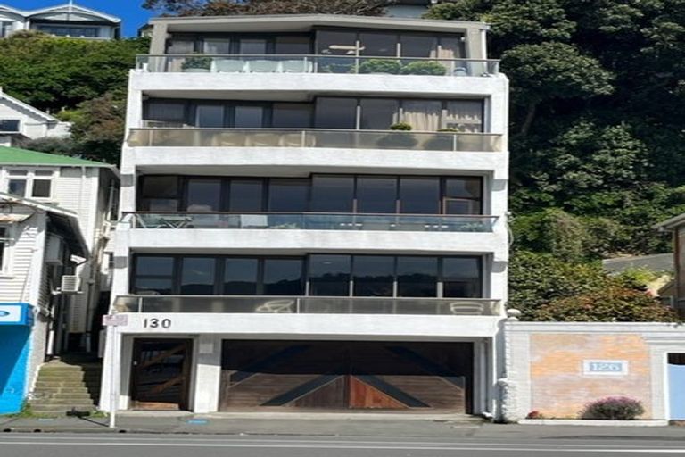 Photo of property in 2/130 Oriental Parade, Oriental Bay, Wellington, 6011