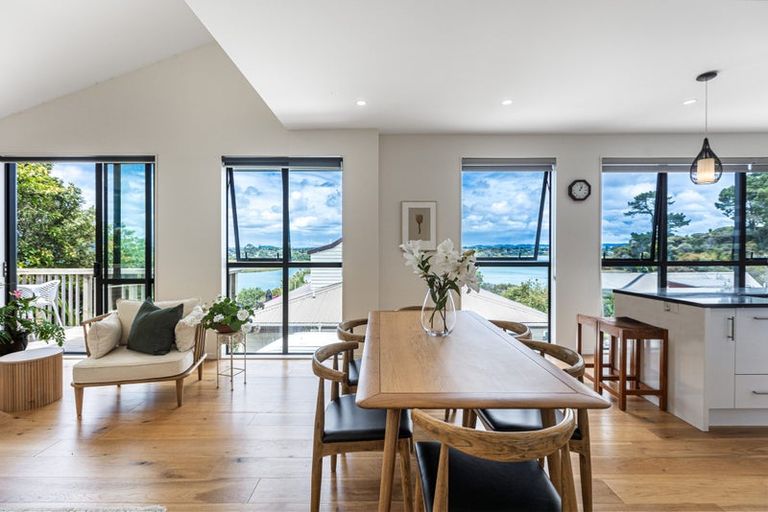 Photo of property in 17a Constable Lane, West Harbour, Auckland, 0618