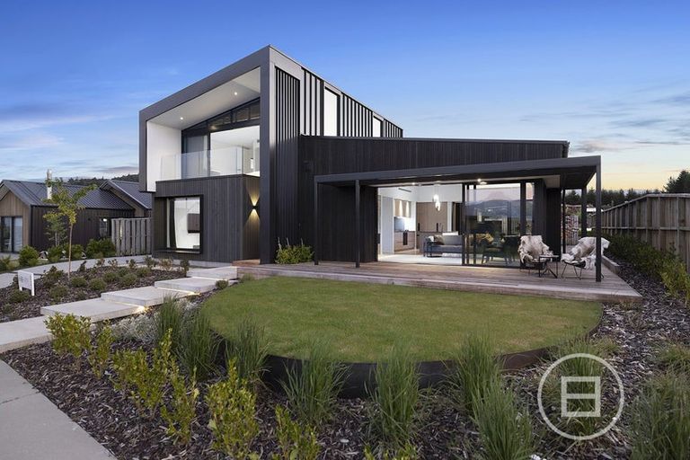 Photo of property in 16 Robrosa Street, Wanaka, 9305