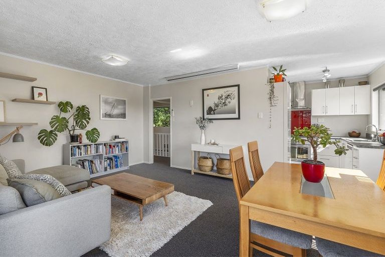 Photo of property in 4b Sarah Way, Crofton Downs, Wellington, 6035