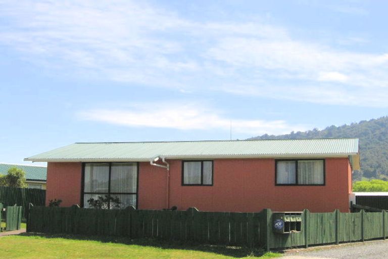 Photo of property in 8 Augustus Earle Place, Pukehangi, Rotorua, 3015