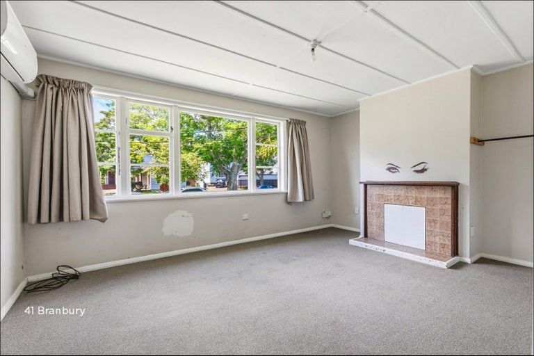 Photo of property in 39 Banbury Crescent, Fairfield, Hamilton, 3214