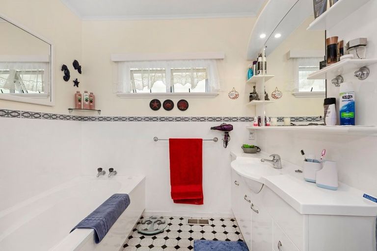 Photo of property in 44 Kimihia Road, Huntly, 3700