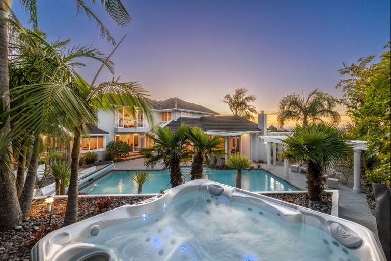 Photo of property in 38 Anaheim Boulevard, Shamrock Park, Auckland, 2016