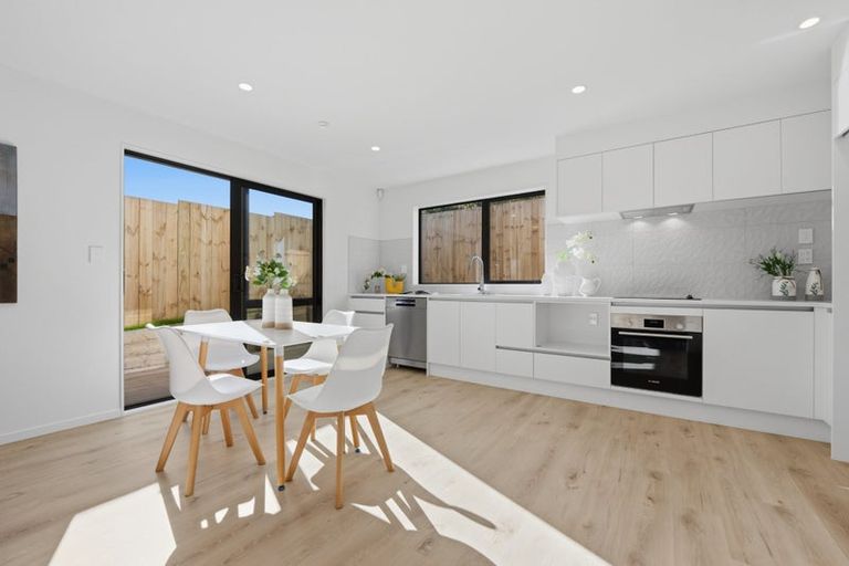 Photo of property in 3 Gill Avenue, Te Atatu Peninsula, Auckland, 0610