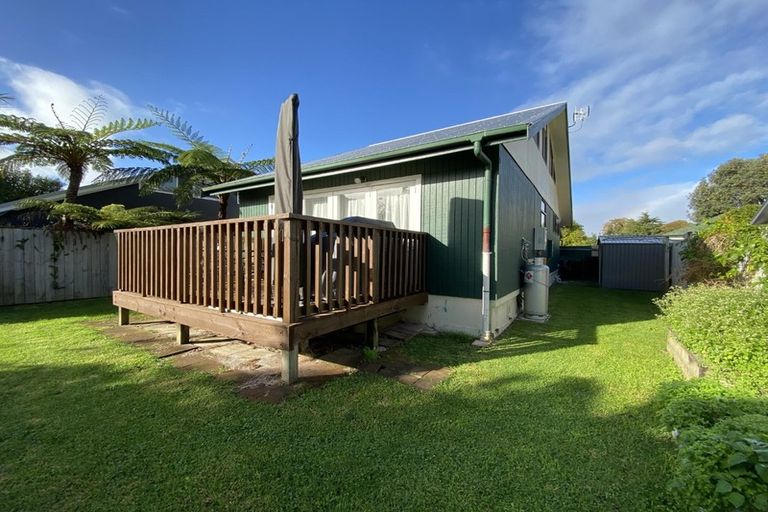 Photo of property in 3/25a Beach Road, Te Atatu Peninsula, Auckland, 0610