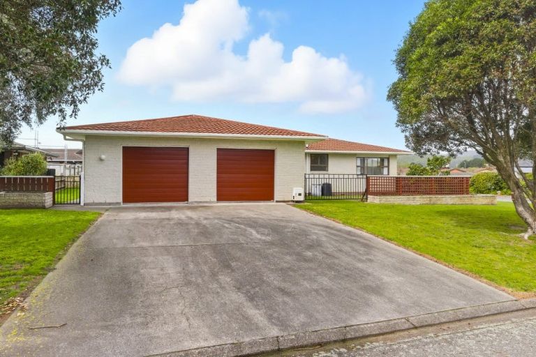 Photo of property in 11 The Avenue, Paraparaumu Beach, Paraparaumu, 5032