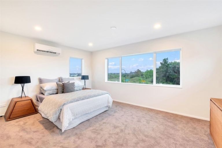 Photo of property in 2 Nohoanga Road, Karaka, Papakura, 2113