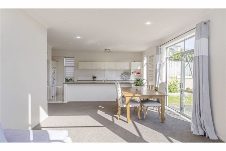 Photo of property in 33 Fingal Way, Gulf Harbour, Whangaparaoa, 0930