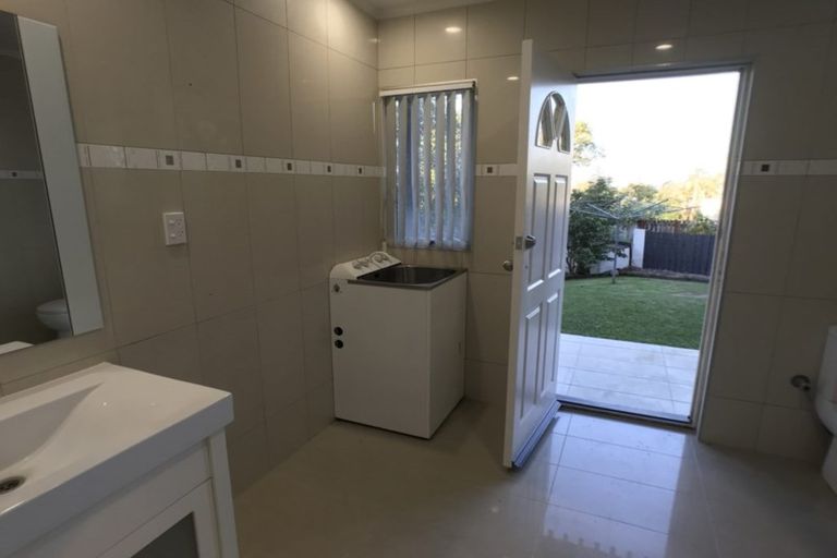 Photo of property in 22 Hartley Terrace, Massey, Auckland, 0614