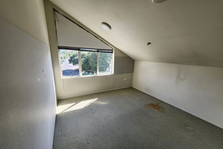 Photo of property in 10/15 Clearwater Cove, West Harbour, Auckland, 0618