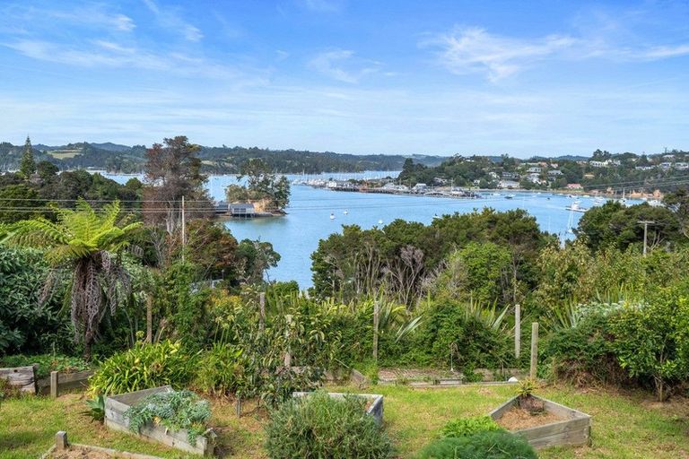 Photo of property in 5 Okiato Road, Okiato, Russell, 0272