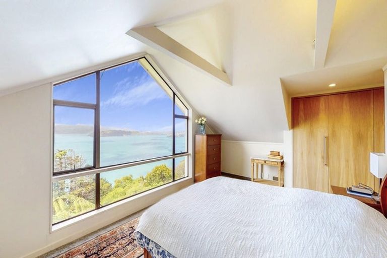 Photo of property in 8 Ranikhet Way, Khandallah, Wellington, 6035