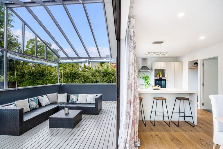 Photo of property in 2/1 Hatherlow Street, Glenfield, Auckland, 0629