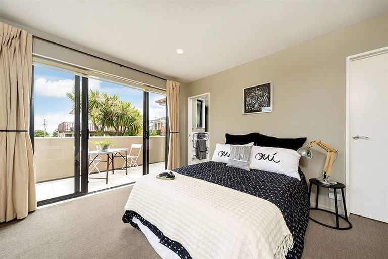 Photo of property in 40a Ngataringa Road, Devonport, Auckland, 0624