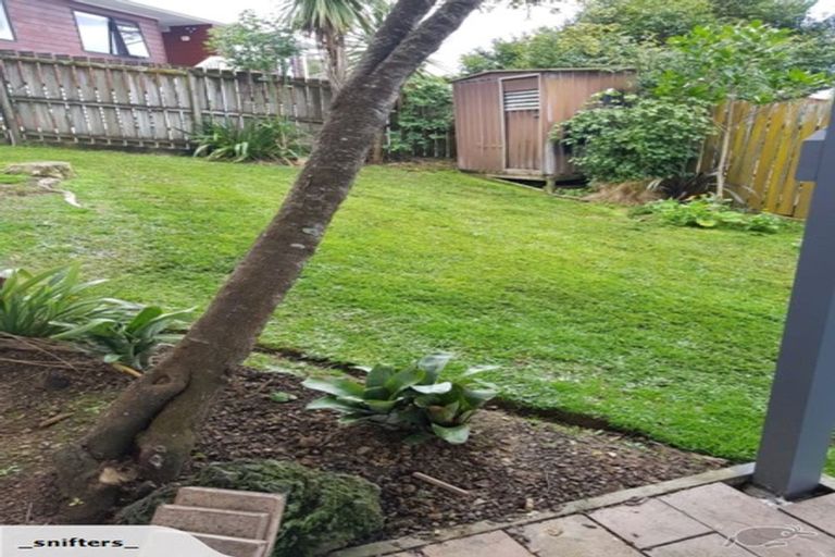 Photo of property in 2/15 Witheford Drive, Bayview, Auckland, 0629
