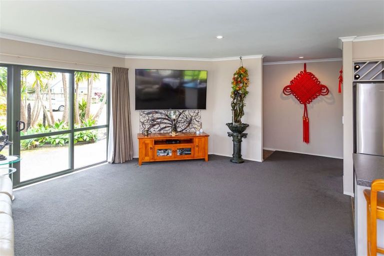 Photo of property in 60 Cholmondeley Crescent, Whitianga, 3510