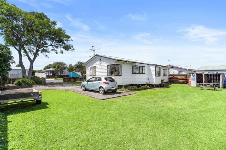 Photo of property in 86 Maplesden Drive, Clendon Park, Auckland, 2103