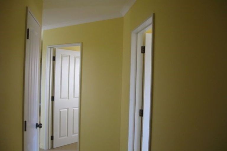 Photo of property in 12 Sycamore Crescent, Fitzherbert, Palmerston North, 4410