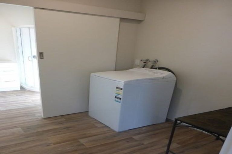 Photo of property in 4 Croziers Road, St Albans, Christchurch, 8052