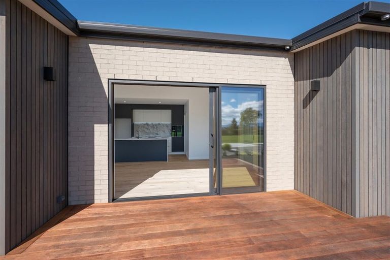 Photo of property in 38 Greenway Crescent, Hope, Richmond, 7020