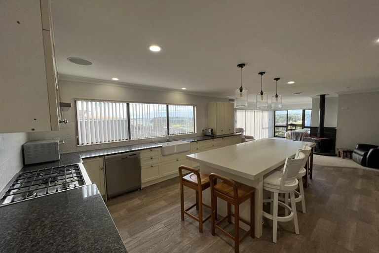 Photo of property in 44 Totara Road, Stanmore Bay, Whangaparaoa, 0932