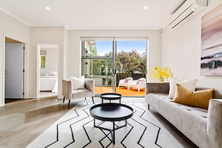 Photo of property in 4 Vincent Lane, Hobsonville, Auckland, 0616