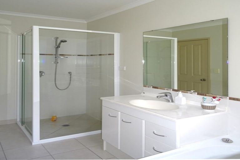 Photo of property in 2 Commodore Court, Gulf Harbour, Whangaparaoa, 0930