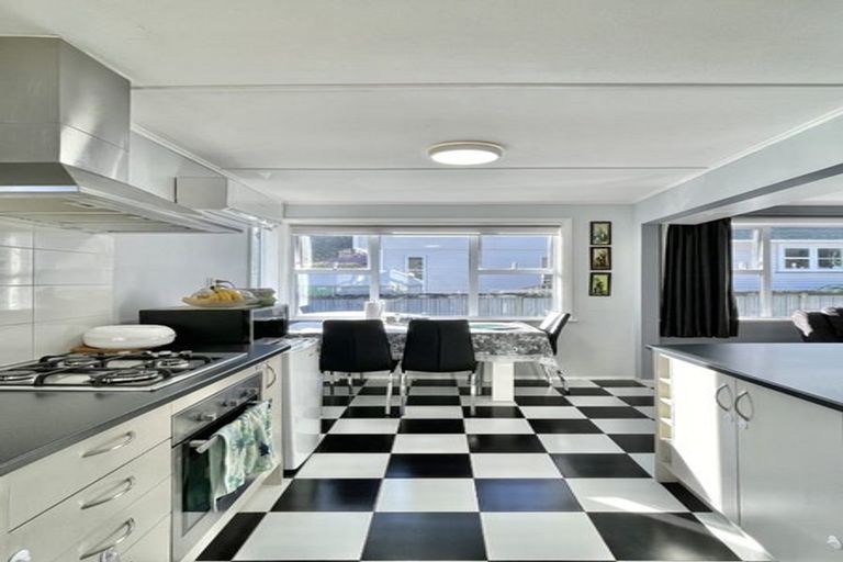 Photo of property in 27 Rimu Street, Naenae, Lower Hutt, 5011