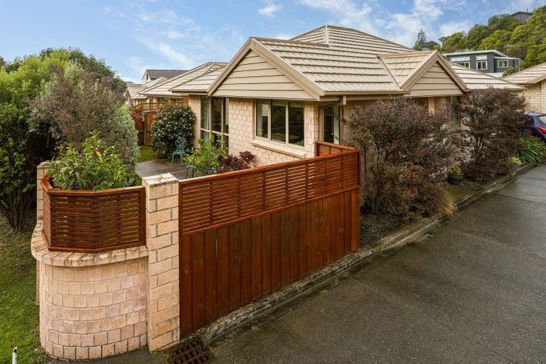 Photo of property in 19b Aratoro Place, Mount Pleasant, Christchurch, 8081