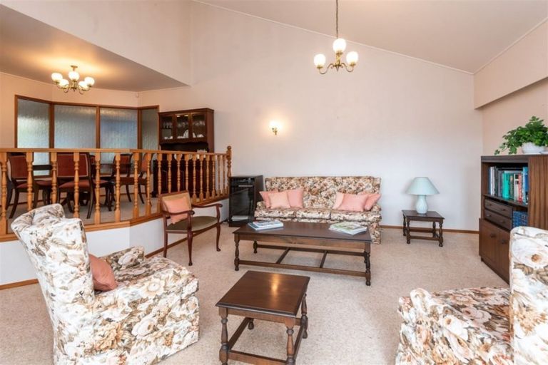 Photo of property in 15 Currell Way, Somerville, Auckland, 2014