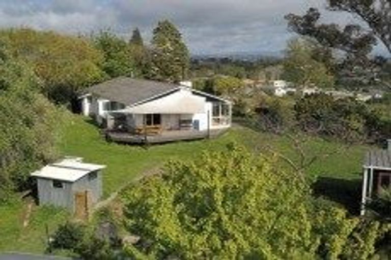 Photo of property in 27 Waikite Road, Welcome Bay, Tauranga, 3112