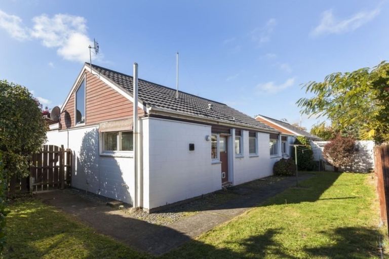 Photo of property in 2/23 Glenside Avenue, Ilam, Christchurch, 8041