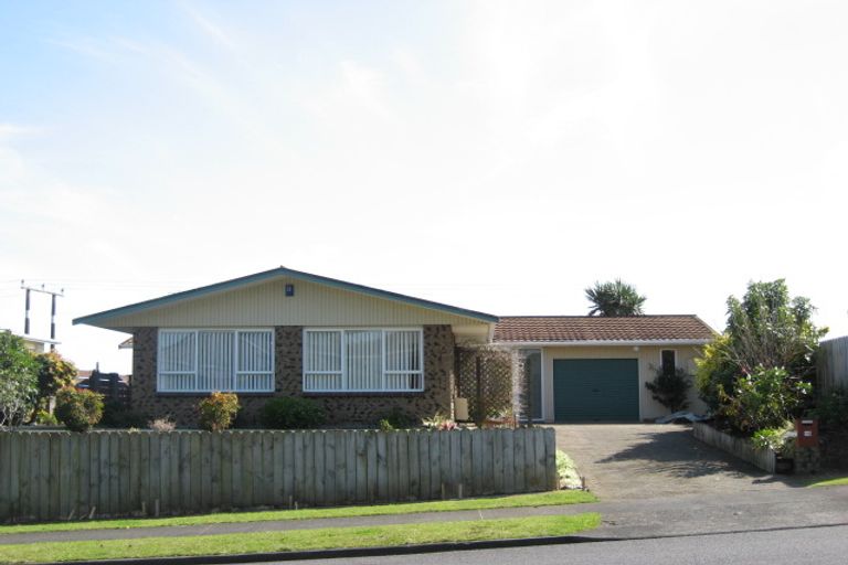Photo of property in 19 Puketotara Street, Highlands Park, New Plymouth, 4312
