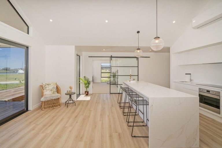 Photo of property in 9 Awatea Drive, Whitianga, 3510