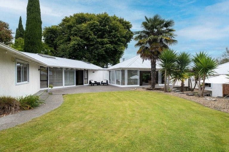 Photo of property in 138 Te Mata Road, Havelock North, 4130