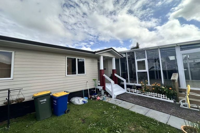 Photo of property in 41a Lynwood Road, New Lynn, Auckland, 0600