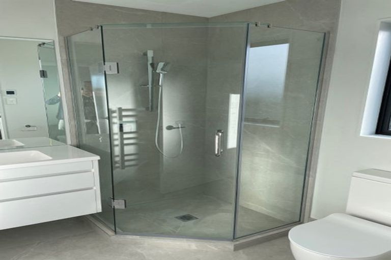 Photo of property in 5/388 Glenfield Road, Glenfield, Auckland, 0629