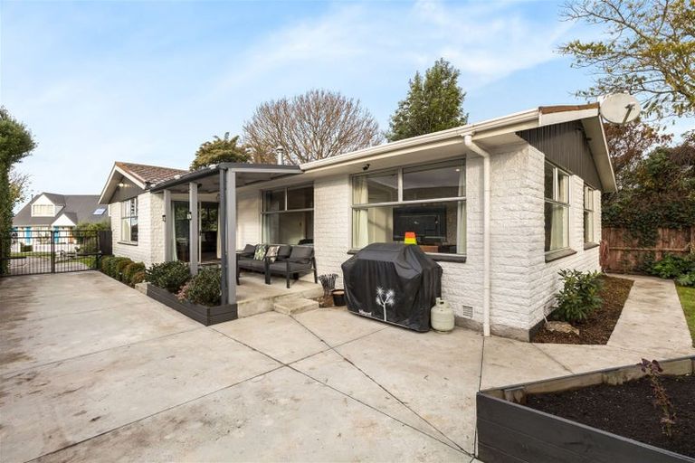 Photo of property in 8 Tracy Place, Redwood, Christchurch, 8051