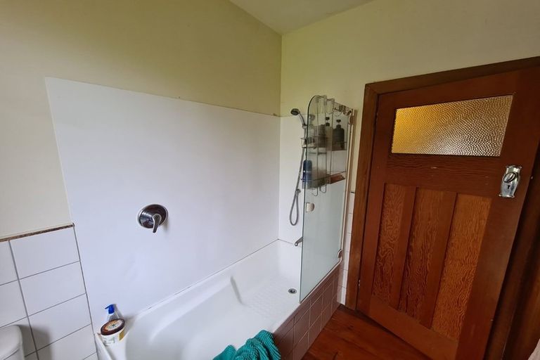 Photo of property in 76 Glenmore Street, Northland, Wellington, 6012