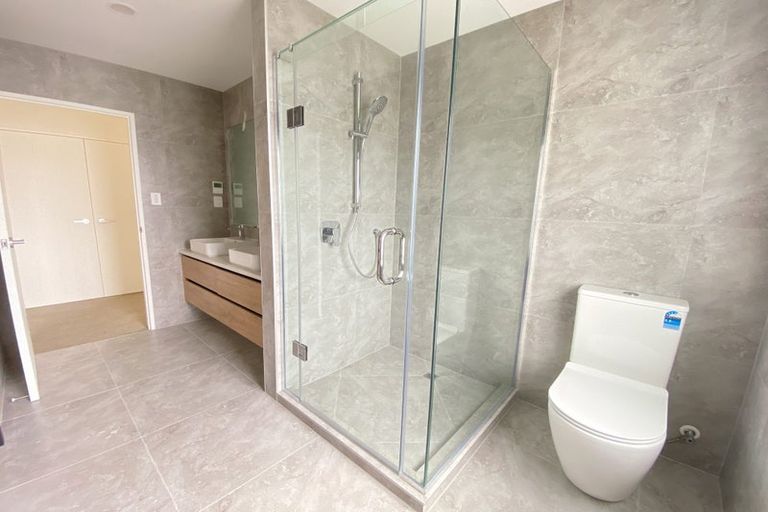 Photo of property in 24 Lorikeet Place, Unsworth Heights, Auckland, 0632