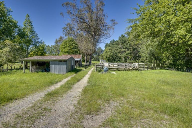 Photo of property in 2412 Kahuranaki Road, Elsthorpe, Havelock North, 4295