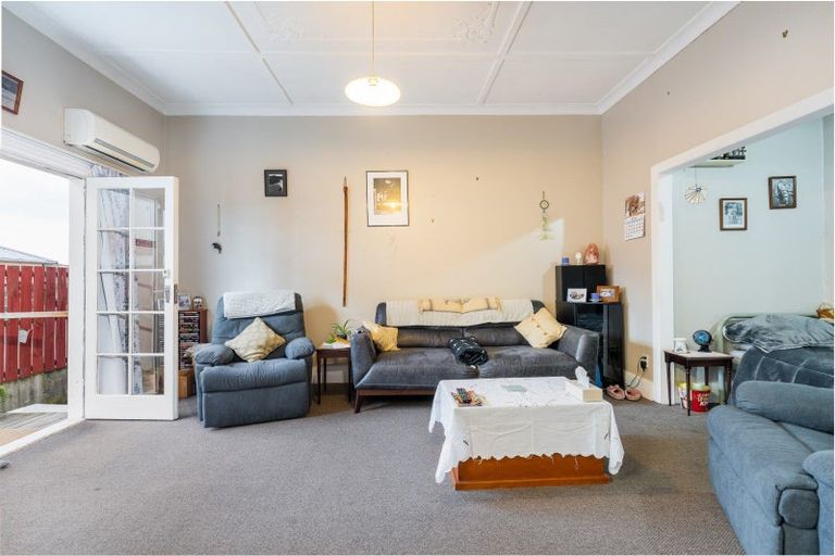 Photo of property in 240 South Road, Caversham, Dunedin, 9012