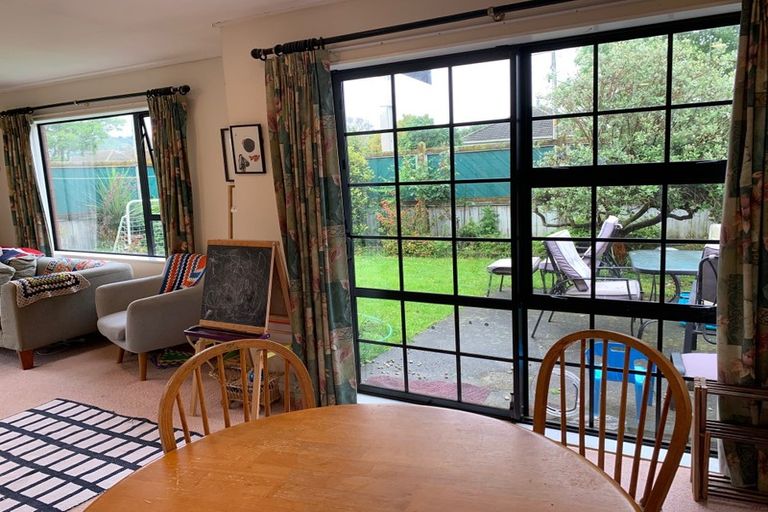 Photo of property in 2/50 Porutu Street, Fairfield, Lower Hutt, 5011