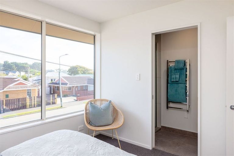 Photo of property in 140 Seaview Road, Westown, New Plymouth, 4310