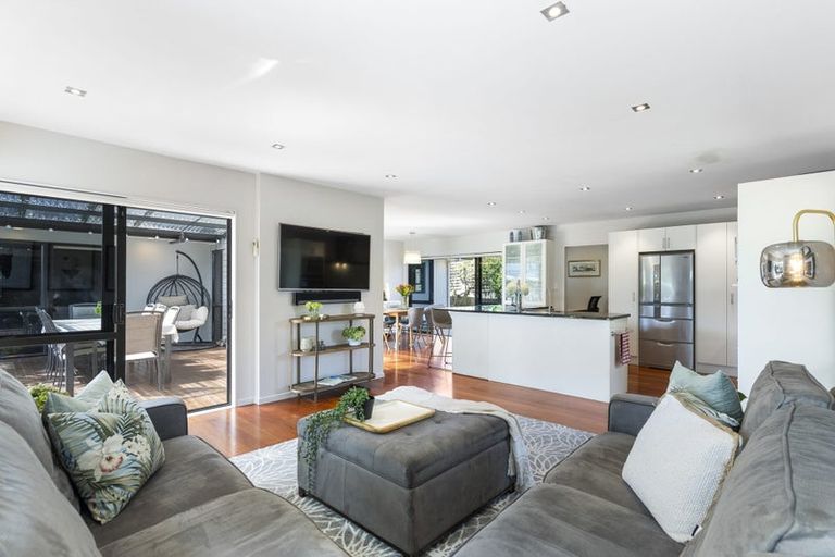 Photo of property in 43 Kenmure Avenue, Forrest Hill, Auckland, 0620