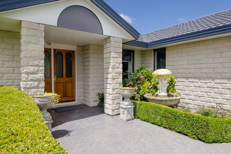 Photo of property in 10 Kenwyn Drive, Carterton, 5713