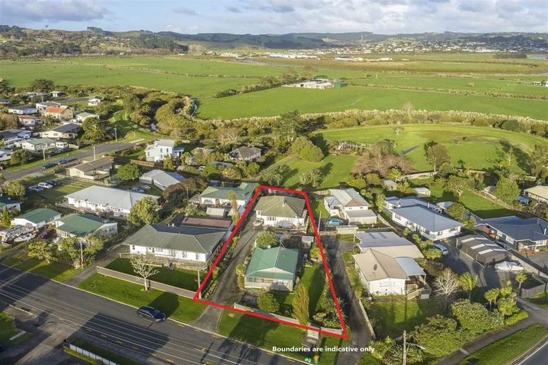Photo of property in 2 Waiwera Avenue, Parakai, 0830