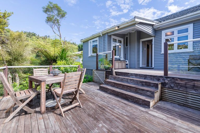 Photo of property in 360 Huia Road, Titirangi, Auckland, 0604